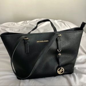 Michael Kors Jet Set Leather Top-Zip Tote Bag